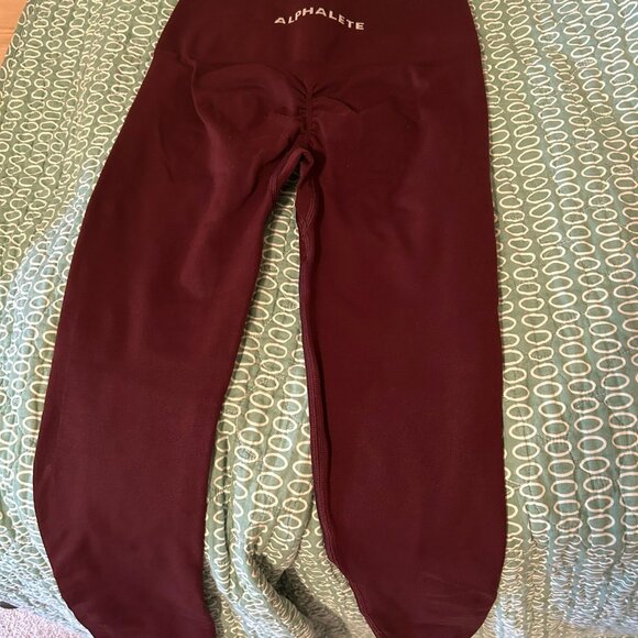 Alphalete Amplify Legging - Sangria - Picture 3 of 4